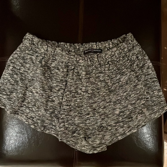 Brandy Melville stretchy shorts - Picture 1 of 1